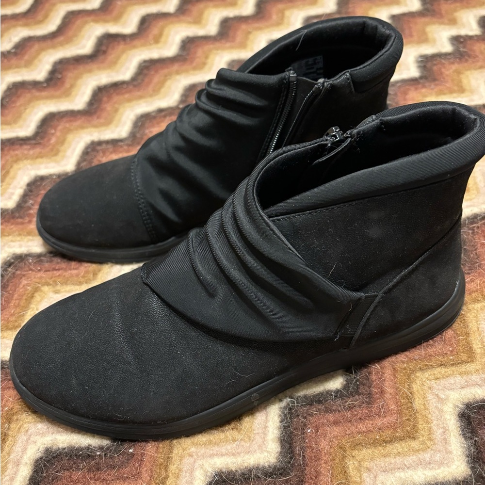 Clark’s cloudstepper booties, black size 8.5